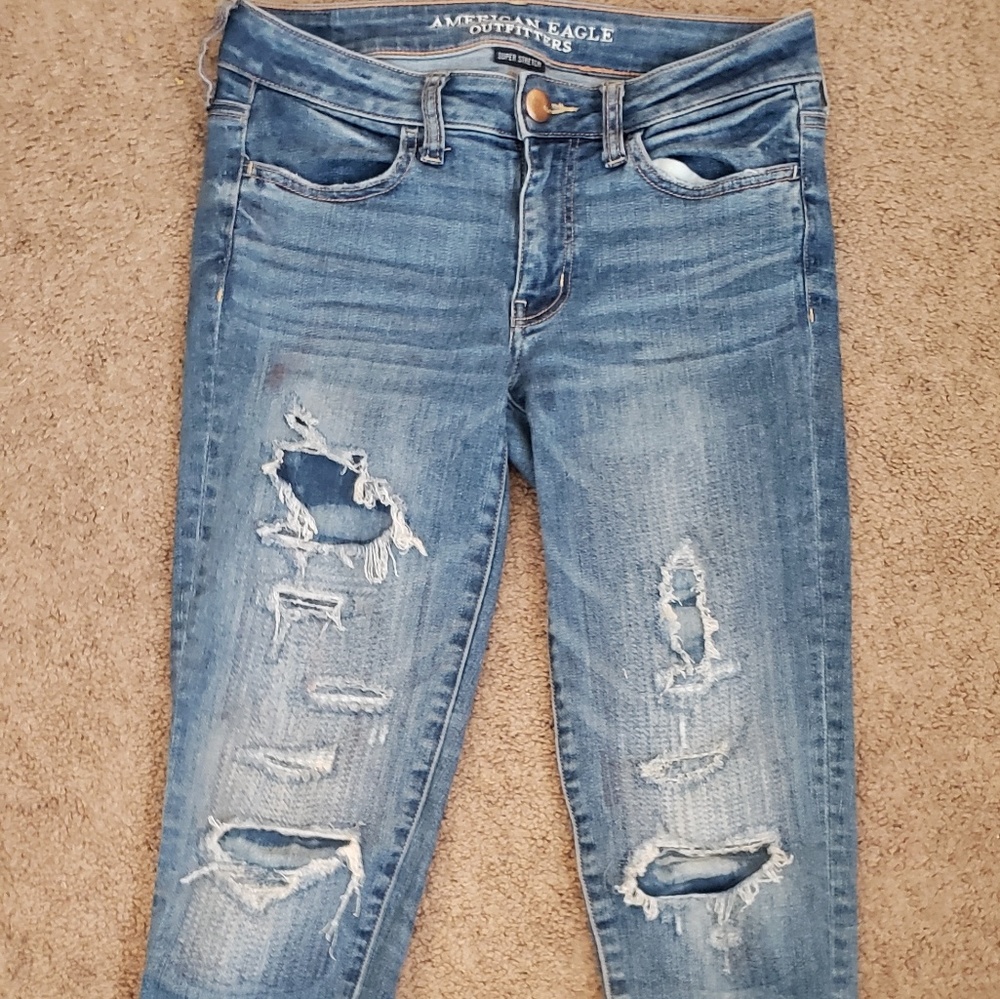 American eagle ripped jeans